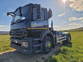 Mercedes-Benz Axor - Hákový nosič kontajnerov + hydr. ruka