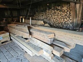 Dřevěné trámy