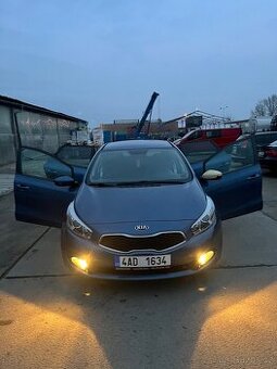 Kia Cee’d JD 1.4 benzin 125 000 Kč