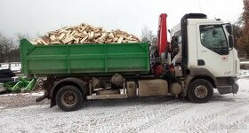 Štípané palivové dřevo, piliny, štěpka, polínka, dřevo