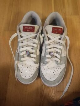 Dunk Low LX "Year of the Dragon 2024" sneakers