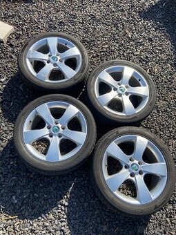 Alu kola 5x112 r17 Originální Škoda + pneu