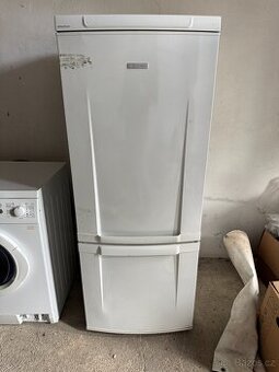 PRODÁM LEDNICI ELEKTROLUX