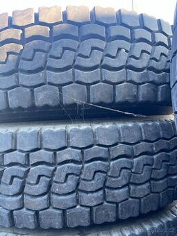 BRIDGESTONE 275/80r22.5 275/80/22.5 275-80-22.5