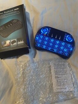 Bezdrátová podsvícená mini klávesnice s touchpadem TV BOX - 1