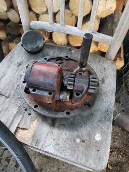 spodní víko hydrauliky zetor 4011