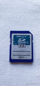 SD HC paměťová karta značky PNY 4 GB, plně funkční
