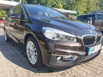 BMW 220d Active touer F45
