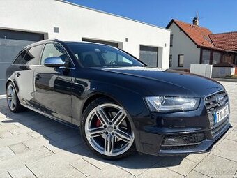 Audi A4 Avant 2.0 TDI 3X S-LINE OPTIK S4