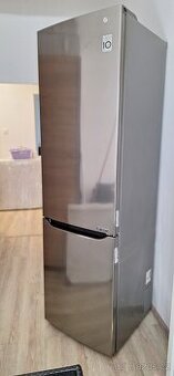 Lednice s mrazákem LG