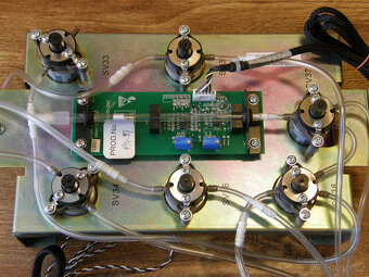 Laboratorní hydraulický rozvaděč, 6x elektroventil DC 12 V