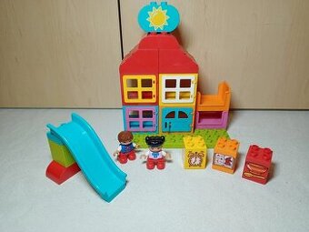 lego duplo můj první domeček
