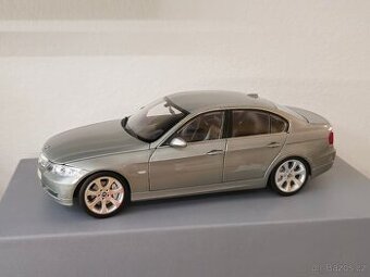 BMW E90 1:18 Kyosho