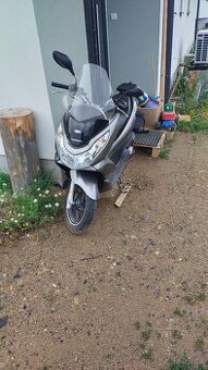 Prodám Honda PCX 150i