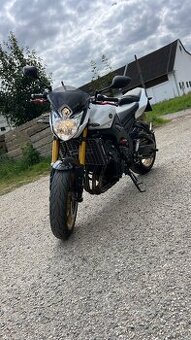 Yamaha FZ8