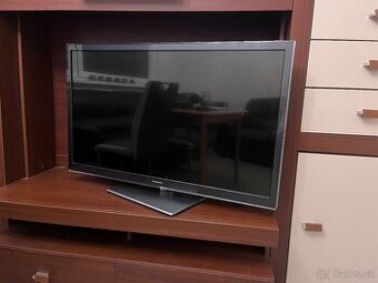 Televizor Panasonic VIERA TX-L42ET5E
