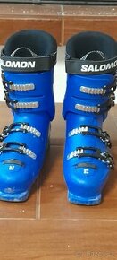 Lyžáky přeskáče