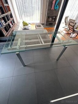 Skleněný jídelní stůl Effezeta - rozkládací