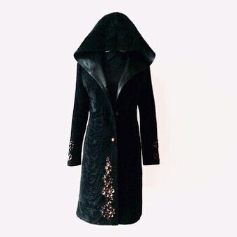 Dámský dlouhý kožešinový kabát s kapucí černý vel. M/38. Nov