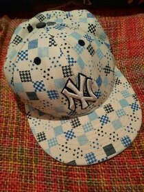 Prodam cepice celkem 5ks