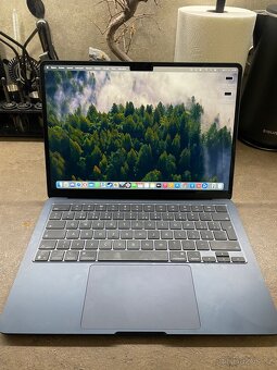 Prodám Apple MacBook Air 13" M4 8x GPU,16GB, 256GB