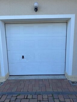 Prodám použitá garážová vrata Hörmann