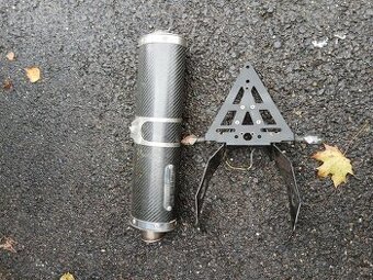 Homologovaný výfuk a držák spz