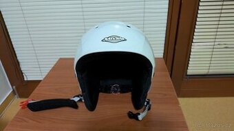 Dětská lyžařská helma