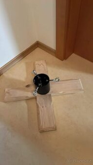 Stojan na vánoční stromek