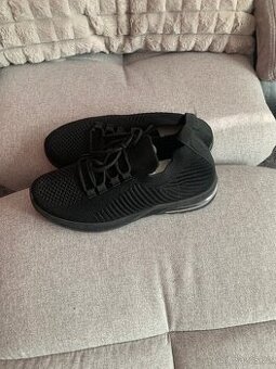 ČERNÉ SPORTOVNÍ POHODLNÉ TENISKY, VEL.39/40