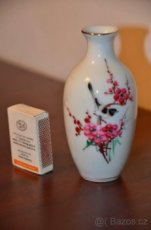 Čínská starožitná vázička