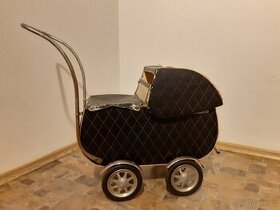 Starožitný kočárek pro panenky (z obd. okolo r. 1940)