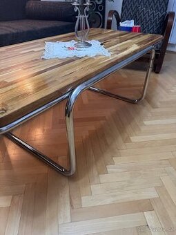 Krásný stůl po renovaci