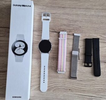Prodám hodinky Samsung  Galaxy Watch 4 (44mm)