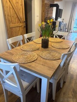 Jídelní stůl + židle