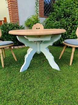 Nabízím stůl a židle