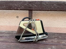 Retro žehličky 4ks.3 kusy i s přívodem.