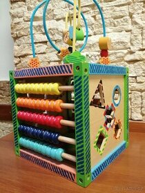 Multifunkční hrací kostka (hračka pro děti)