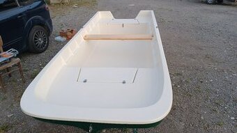 Pramice, rybářský člun, veslice,  loď Karolina 370