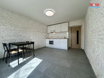 Pronájem bytu 1+kk, 30 m², Klatovy, ul. Domažlická