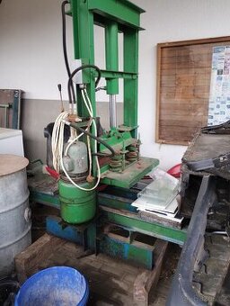 Hydraulický lis na ovoce vhodný pro menší moštárnu - 1