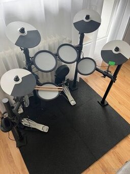 PRODÁM ELEKTRONICKÉ BICÍ HAMPBACK