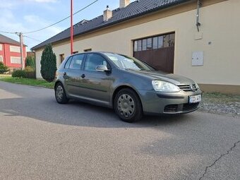 Volkswagen Golf V  1.4i Nová STK