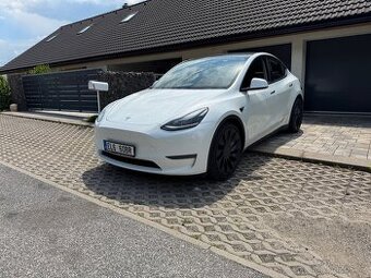 Tesla model Y Performance s tažným + 4x disk