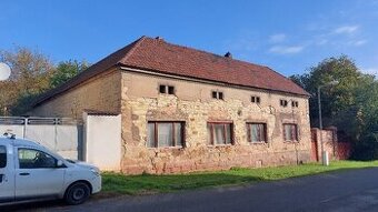 Prodej podílu 1/2 rodinné domy, 100 m2 - Klobuky - Čeradice
