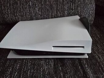 Sony Playstation 5 s mechanikou