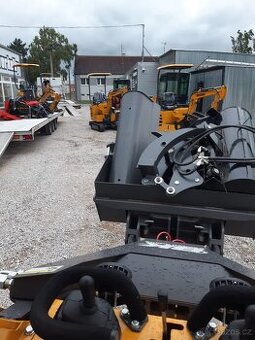 Mini bagr dumper