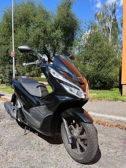 Honda PCX r. 2020 12 tis. nájezd