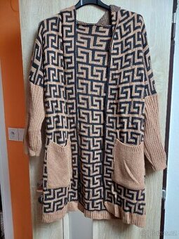 svetr cardigan se vzorem,