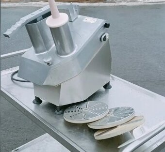 Kráječ krouhač zeleniny s kotouči 380